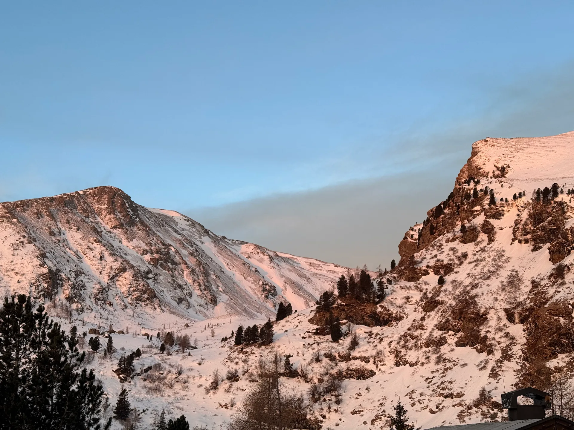 Winter mountain panorama at Falkertsee